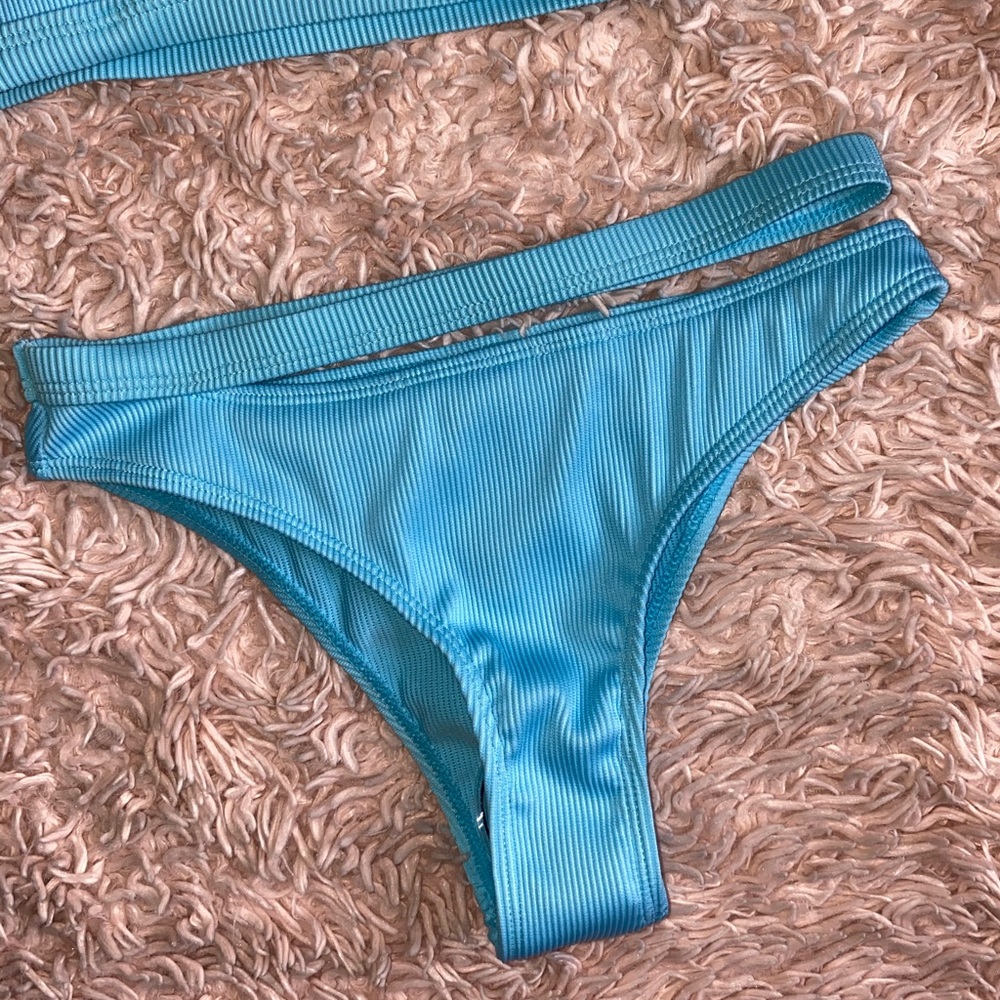 BLUE ONE-SHOULDER BIKINI TOP & CHEEKY BOTTOMS · SIZE S · NWOT - Picture 4 of 7